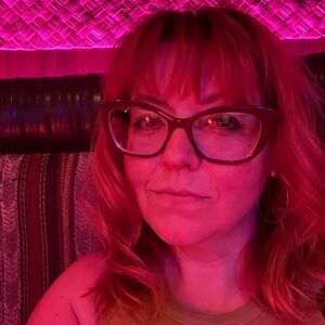 Meet your Posher, Leslie